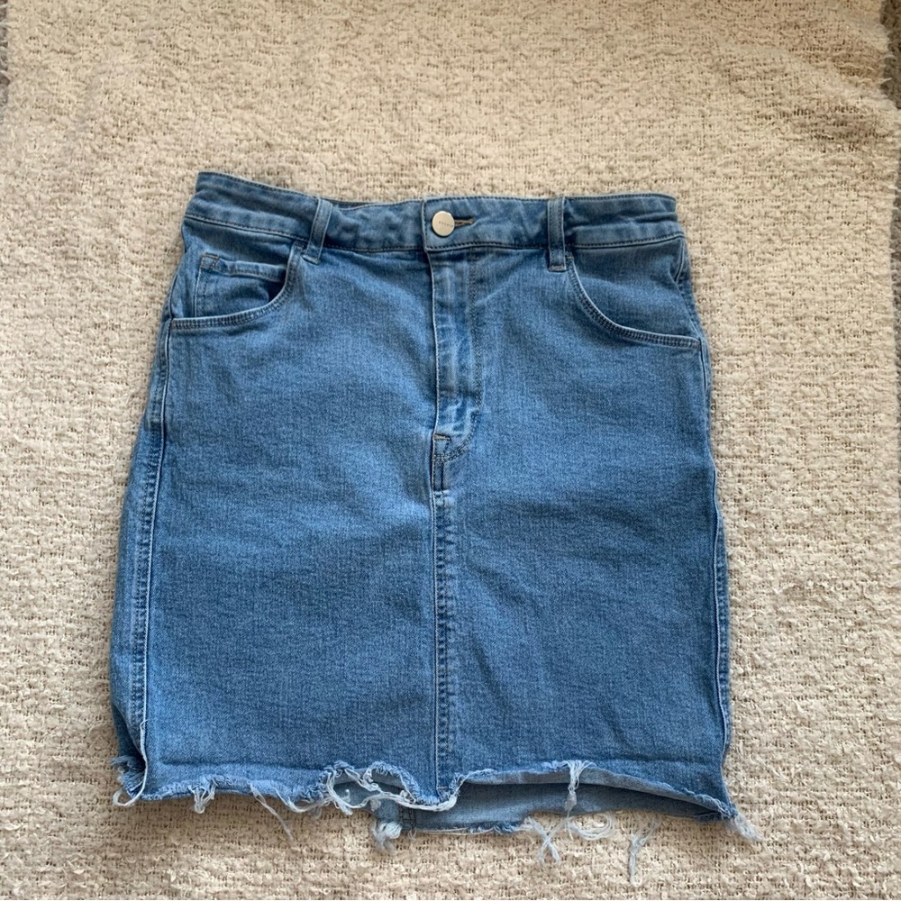 H&M blue denim stretchy skirt with frayed hem